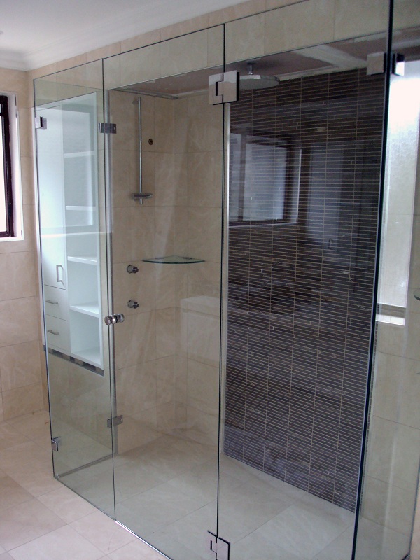Frameless Shower Screen
